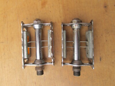 Paire De Pédales Vélo Lyotard 136 R - NOS - Pour Peugeot / Motobécane