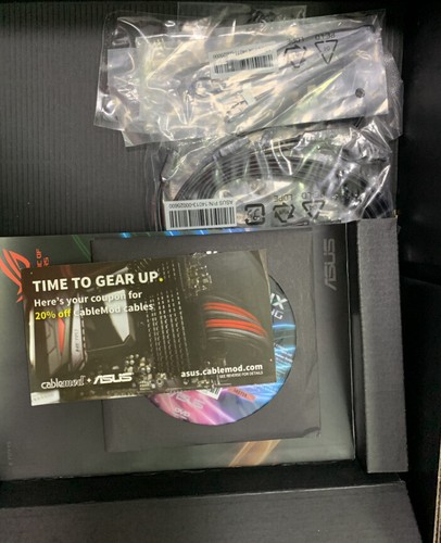 ASUS ROG Strix TRX40-E Gaming AMD Ryzen Threadripper DDR4 ATX MB 396X/3970X - Photo 7/7