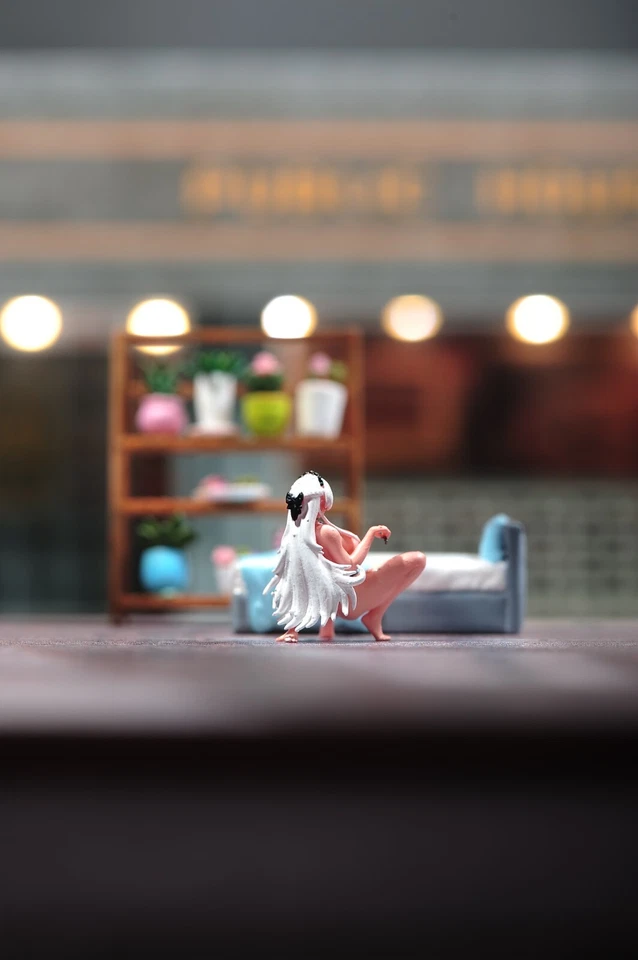 Resin 1:64 Scale Diorama Miniature Toys Figures Squatting Girl with Rope Mini - Image 2 of 4