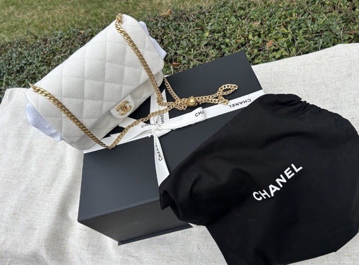 NWT Chanel Sweetheart Bag Flap Handbag 23P White Caviar Quilted Perfect