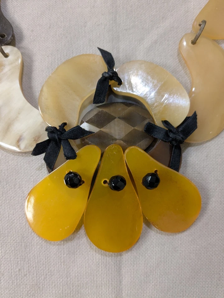 Collar Marni Cinta Corbata, Cuerno y Lucita Declaración 18" Foto 2 de 4