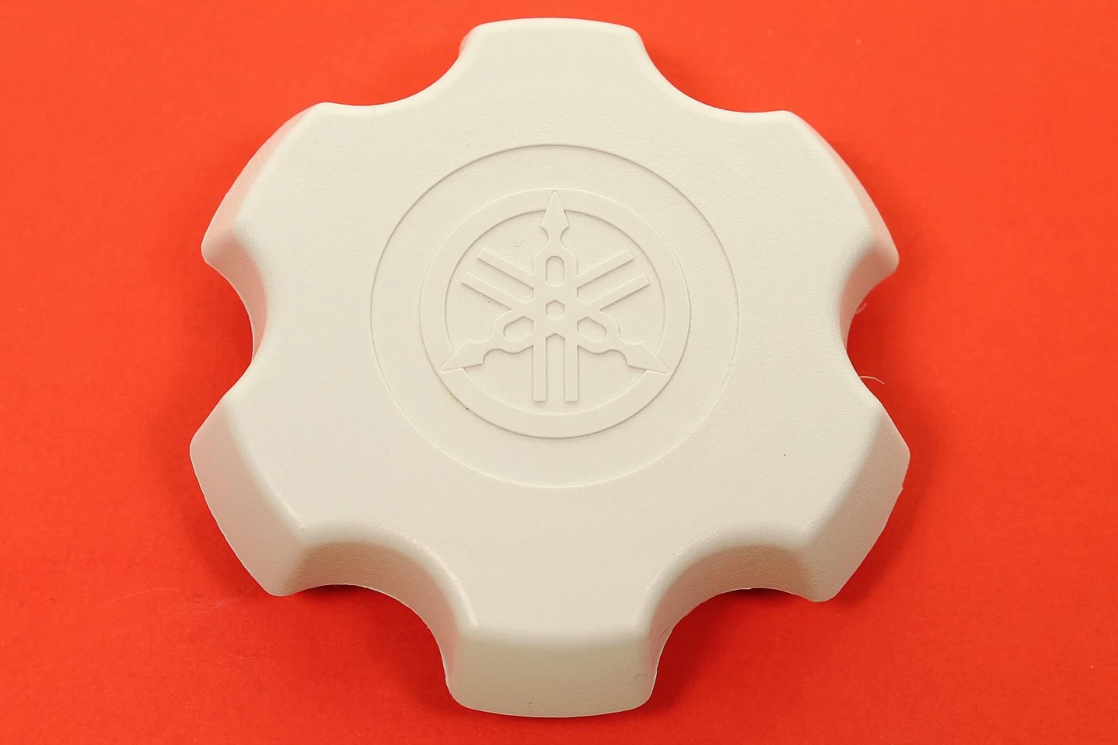 NEW GENUINE OEM YAMAHA FUEL FILLER CAP SUPER JET WAVE JAMMER  EU0-67831-32-00