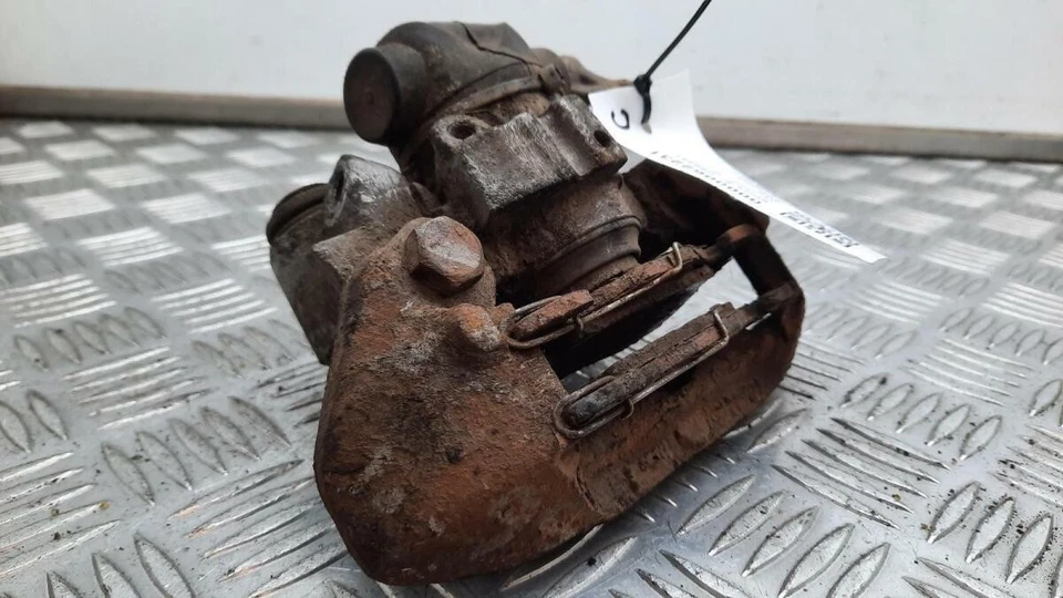 1999 PEUGEOT 306 2.0L DIESEL REAR Left BRAKE CALIPER 4401A2 - Image 2 of 4