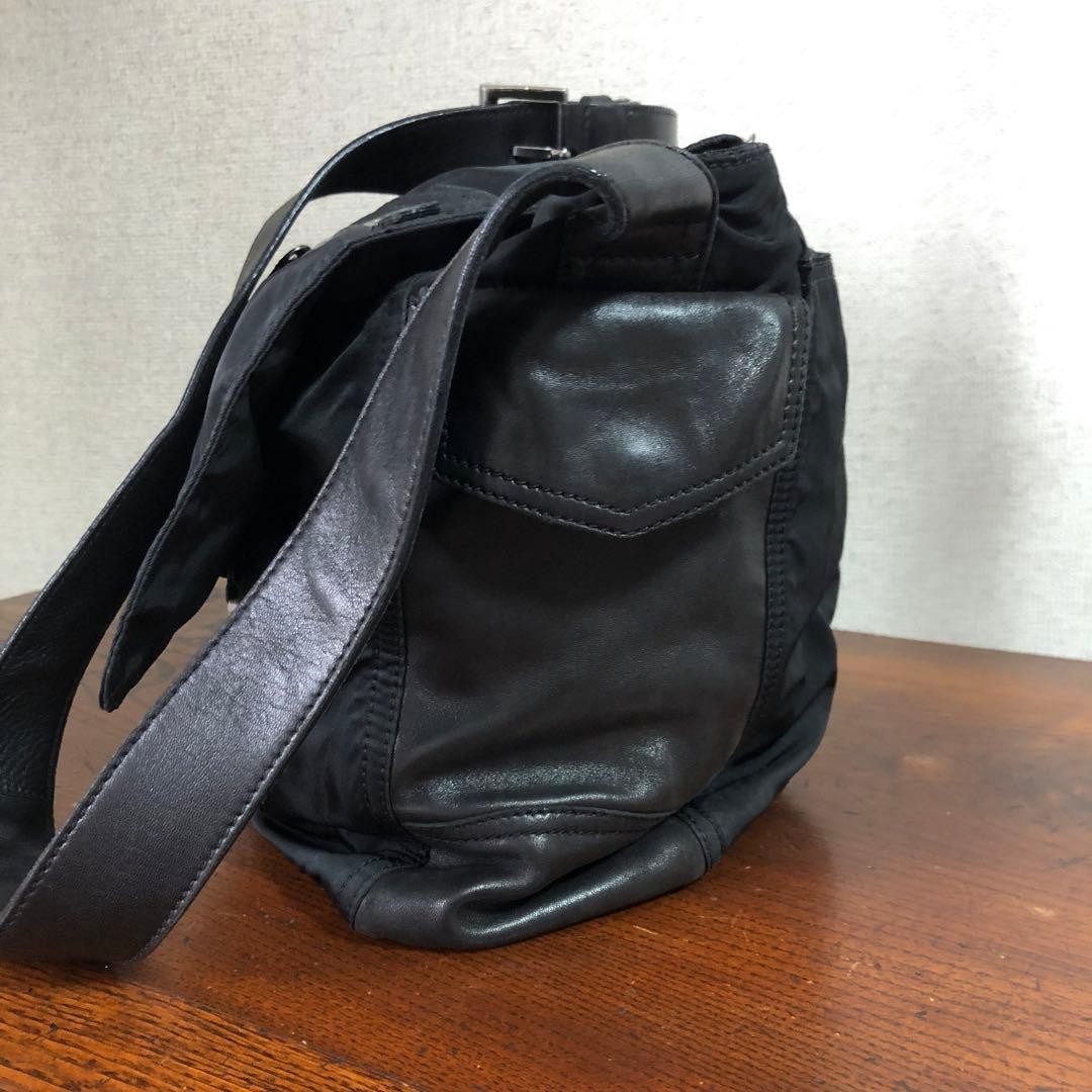 90s PRADA Leather Nylon Shoulder Bag thumbnail 9