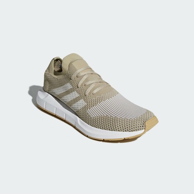adidas swift run all white
