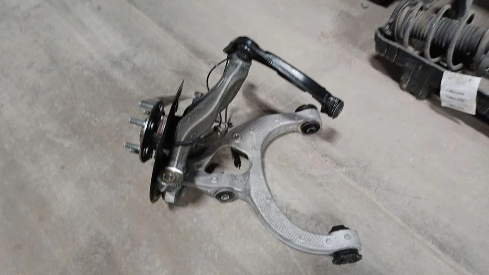 Rueda delantera pasajero rodilla nuevo estilo rueda de 6 tacos para camioneta Dodge 1500 19-20 2381530 Foto 2 de 4