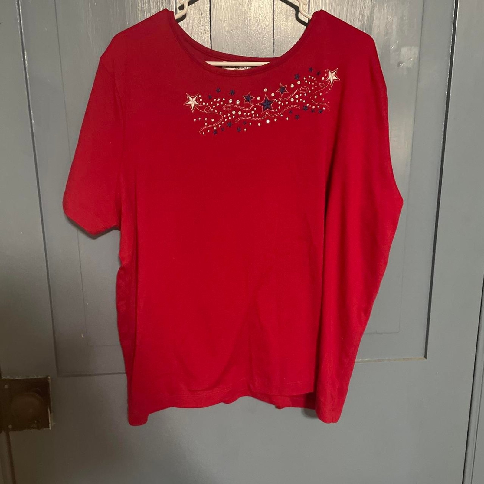 Camiseta roja para mujer sin marca