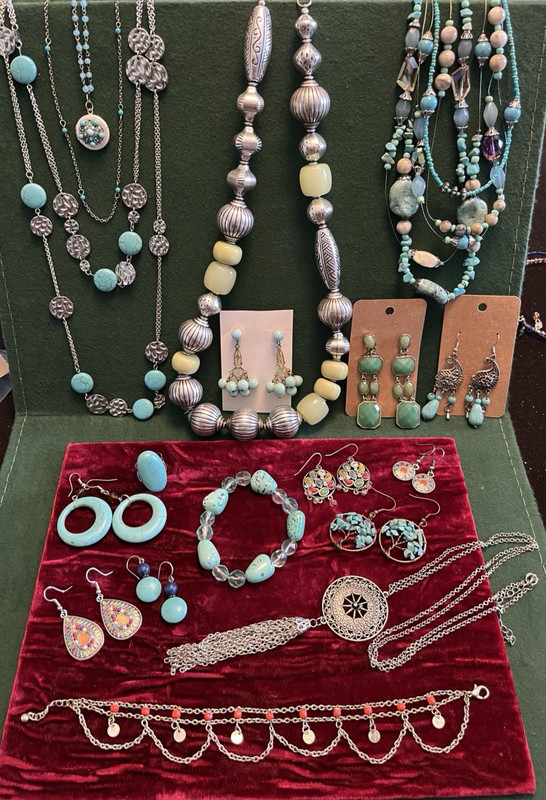 18 pc Mixed Jewelry Lot Southwestern Faux Turquoise Silver Tone Fashion