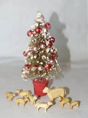 Vintage 6-1/4'' CHRISTMAS Shabby Bottle Brush ''Snow Flocked'' Tree, Pink Garland