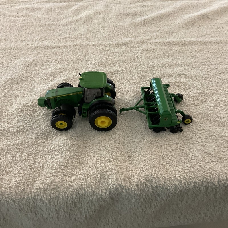 John Deere 8345R Toy Tractor and Planter 1/64 Scale