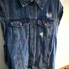 Women's Blue Distressed Sleeveless Denim Vest 2X Plus Button Front Pockets