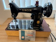 Vintage Singer 99k Sewing Machine with Pedal & Original Case, Manual, Bobbins