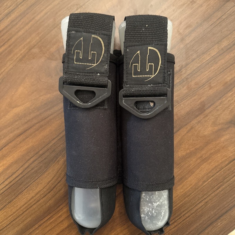 TIPPMANN 2 pod paintball pack. Complete kit with 2 tubes.
