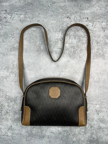Sac bandoulière vintage Christian Dior monogramme années 90 fabriqué à Paris