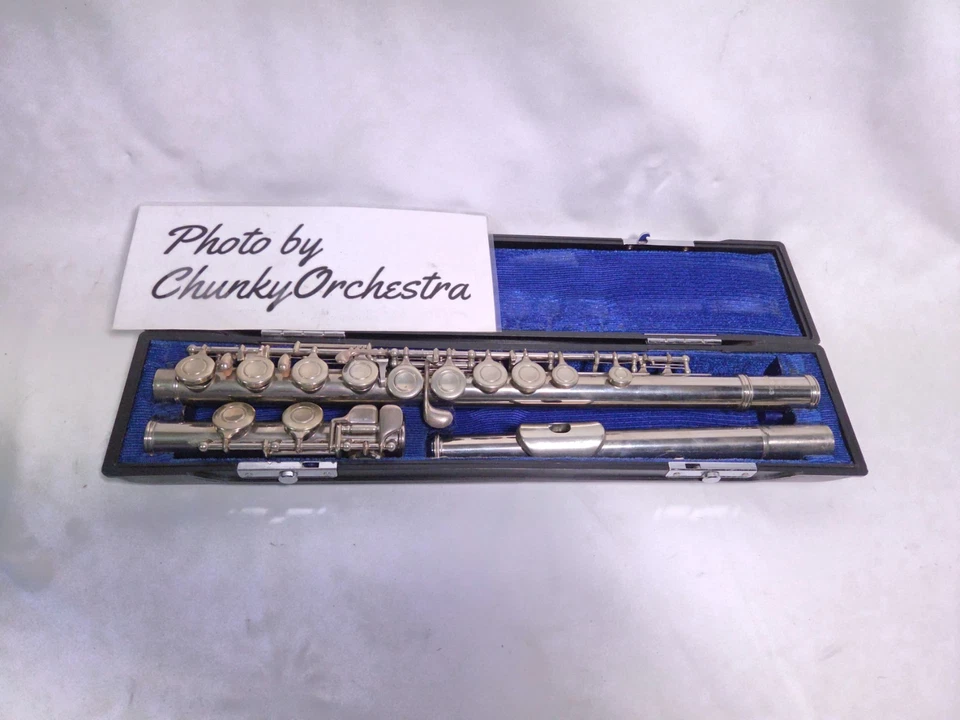 Flauta Yamaha YFL-23 modelo principiante plateada con estuche #2338 Foto 2 de 4