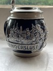 Bierkrug mit Zinndeckel für Wanderfreunde