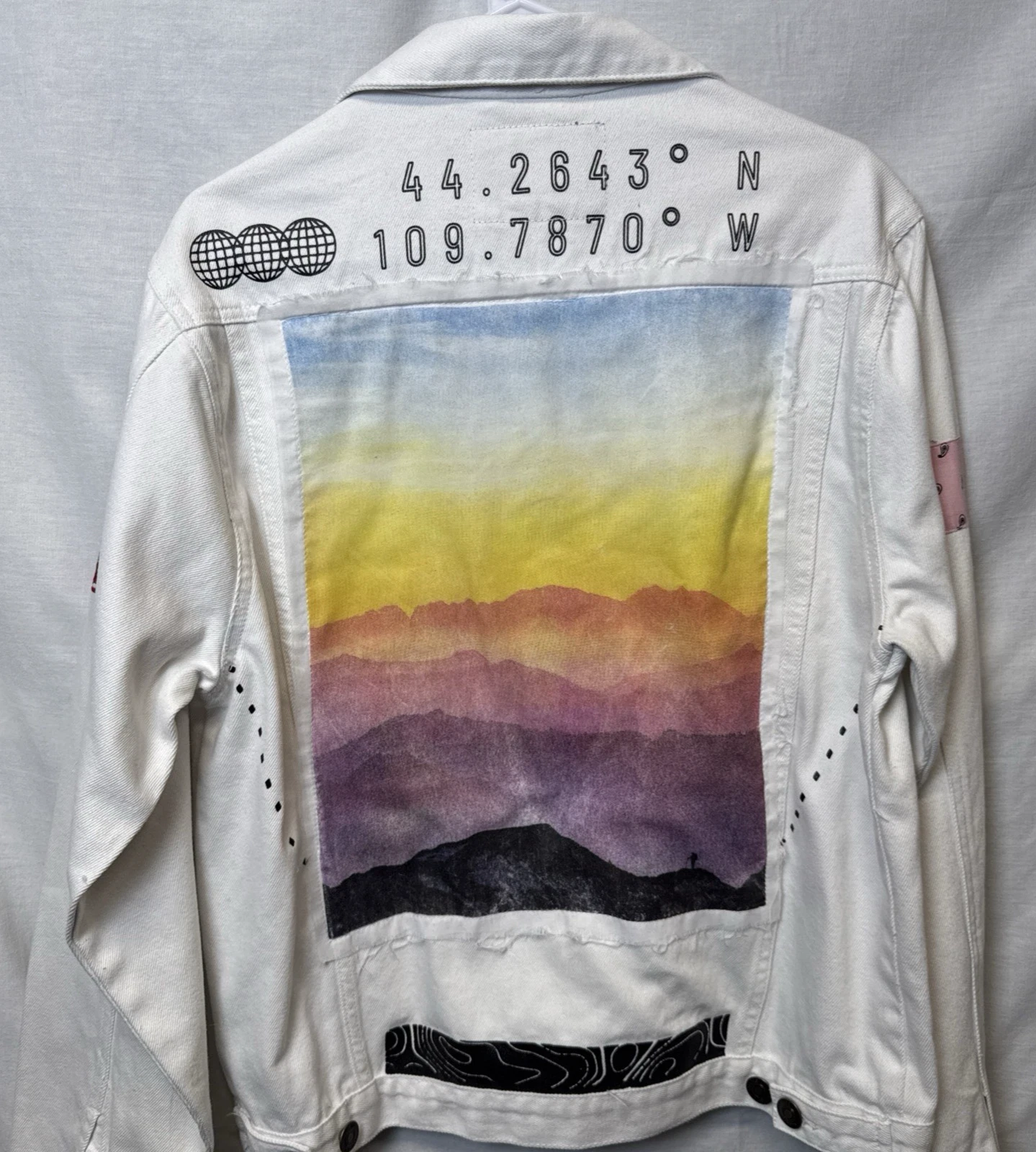Rue 21✨White✨Patch Work Jean✨Denim✨Jacket✨Lets Get Lost✨Size Medium - product detail image 1