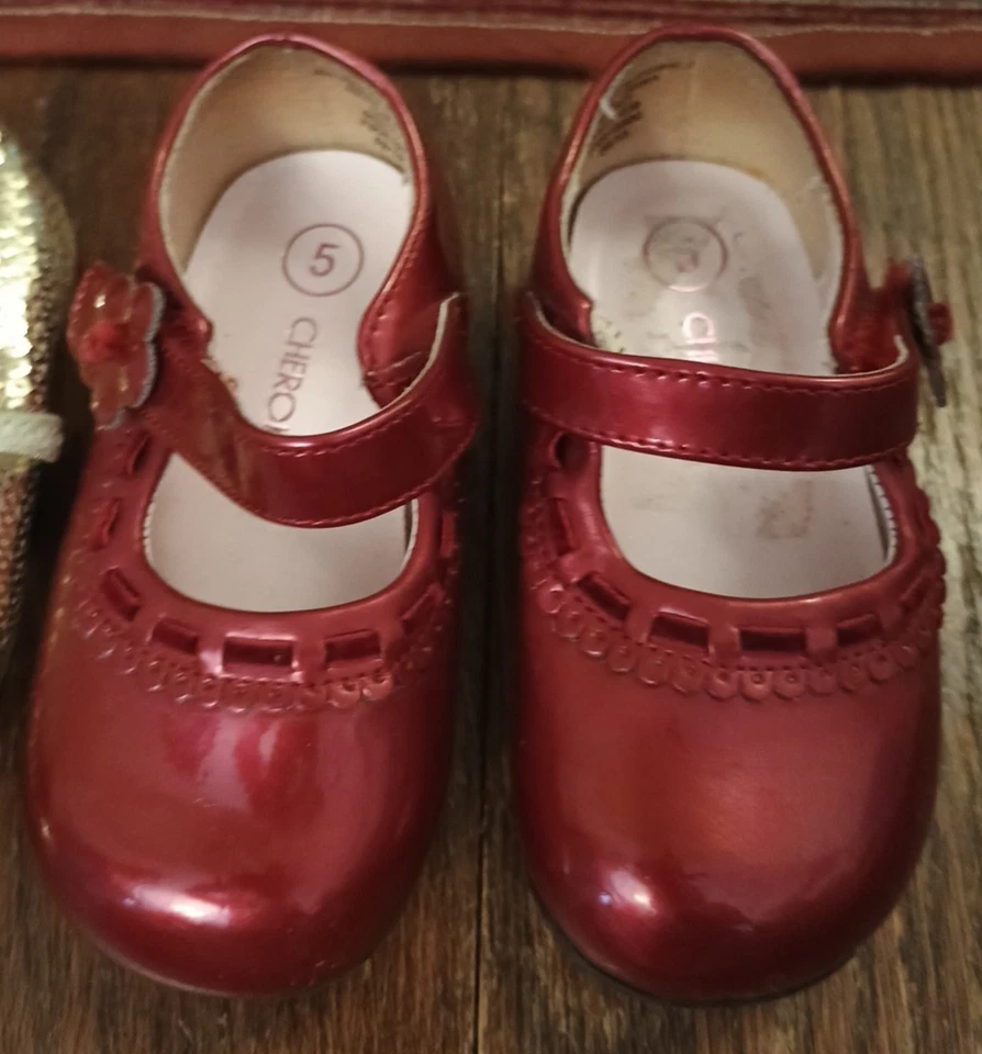 Lote Circo Oro Metálico Lentejuelas Mary Janes & Cherokee Rubí Rojo Flores Talla 5 Usado en Excelente Condición Foto 3 de 4