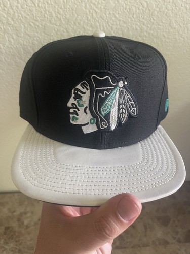Chicago Blackhawks New Era 9FIFTY Snapback Leather Visor Suede UV