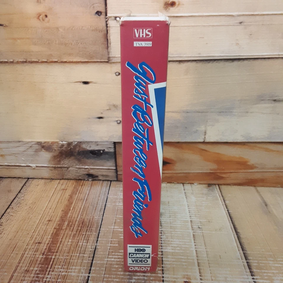 Just Between Friends VHS Used Mary Tyler Moore Ted Danson 1986 Drama HBO Cannon Foto 3 de 4