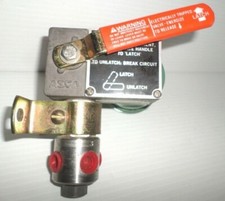   NEW  ASCO EF8310A11 VALVE 1/4'' PIPE 20WATTS 120Vac W/ LATCH LOCK