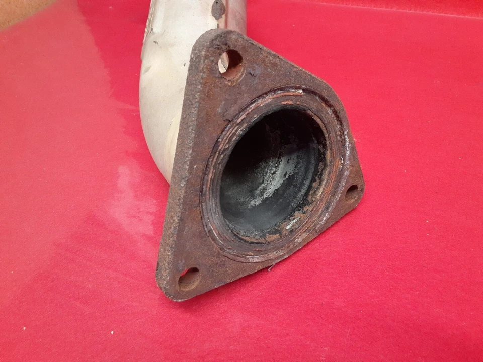 Tubo intermedio de escape Mazda CX-7/CX7 2007-2012 2,3 L turbo L3D7K2051 Foto 3 de 4