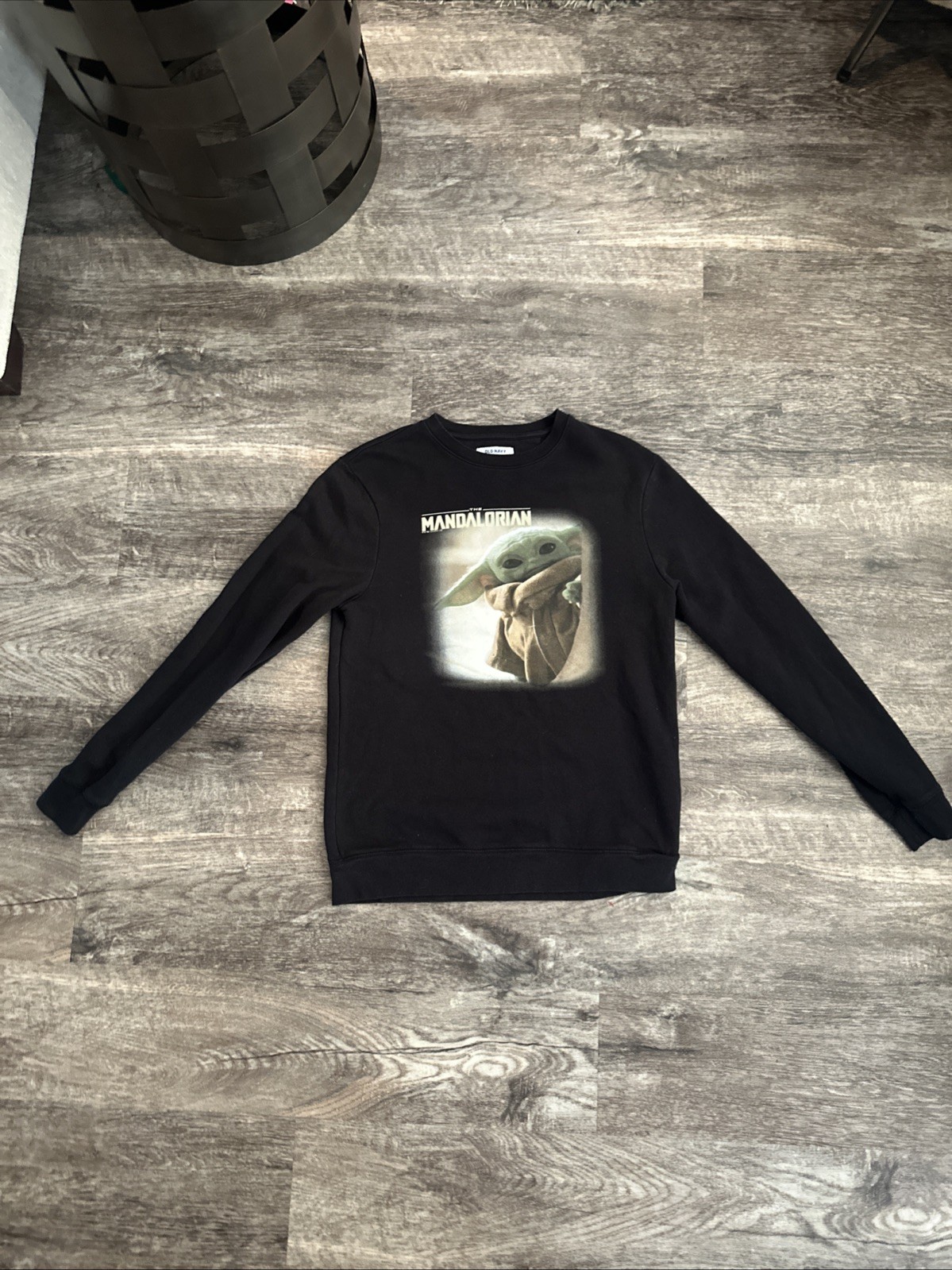 Star Wars Grogu Black Sweatshirt Adult Size Medium The Mandalorian Old Navy