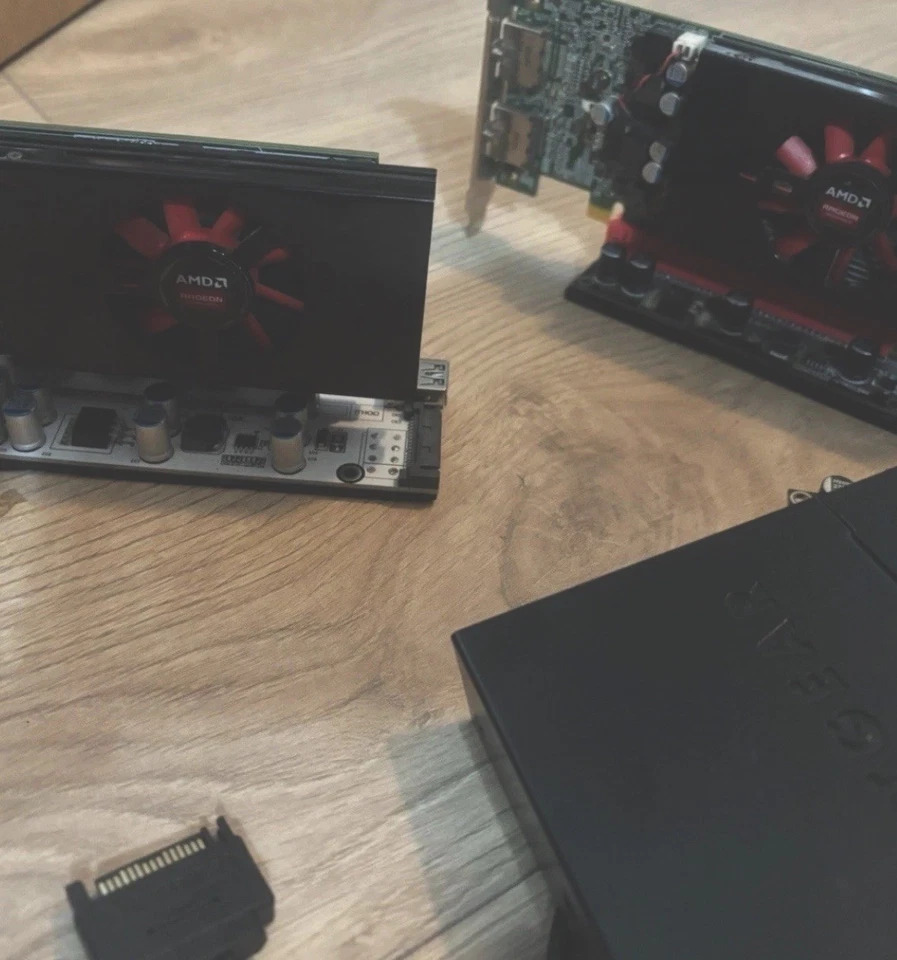 Lote de accesorios de computadora: todo lo que se muestra - GPU AMD de 2 GB y tarjetas de red, etc. Foto 4 de 4