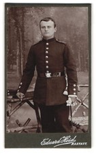 Fotografie Eduard Heid, Rastatt, Kriegstr. 19, Soldat in Uniform
