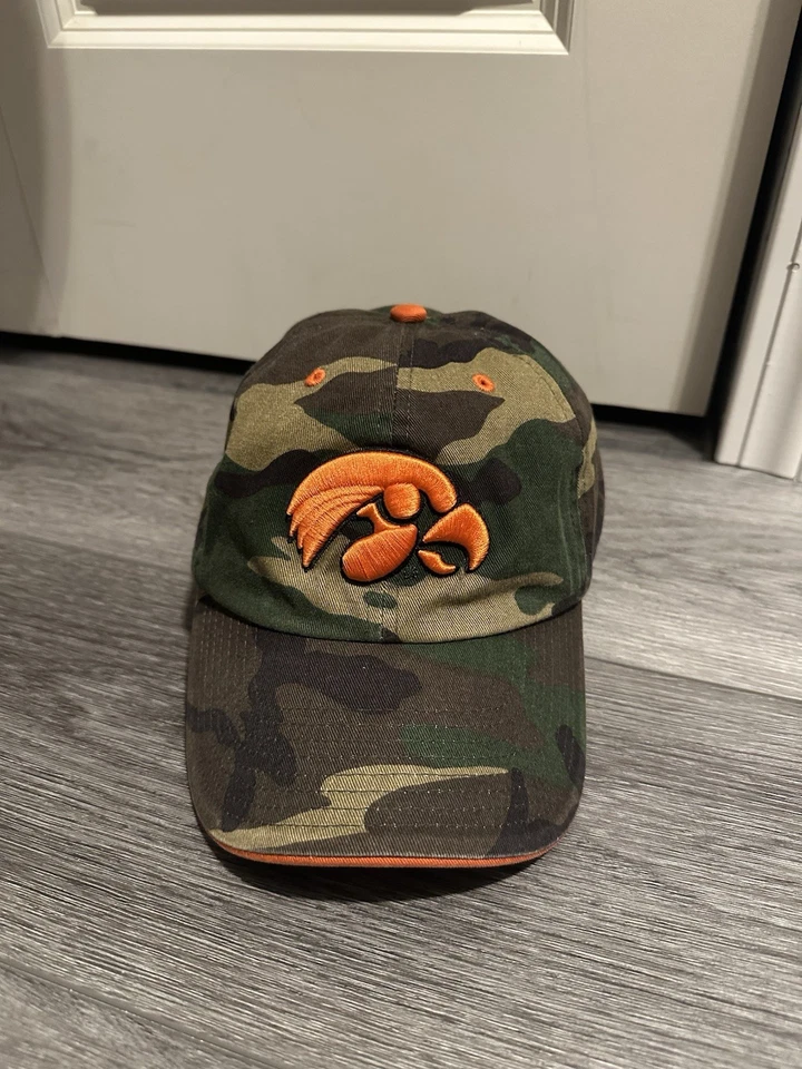 Iowa Hawkeyes Univ cap hat Size Large Camo Headwear Collegiate Licensed - Image 2 of 4