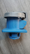 Hubbell 560R9W 60A 120/208V 3 Phase 4P 5W Pin Sleeve Receptacle Watertight