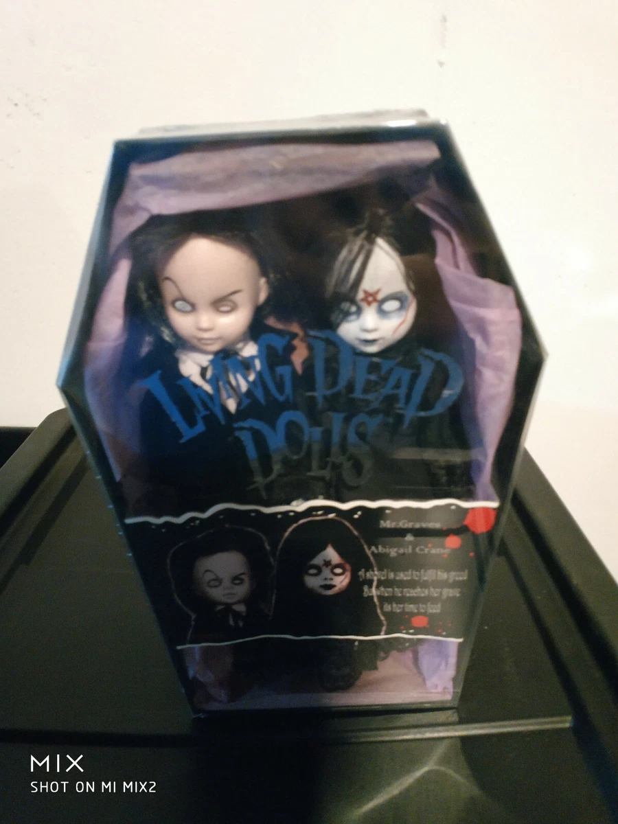 Mezco Living Dead Dolls Mr. Graves And Abigail Crane