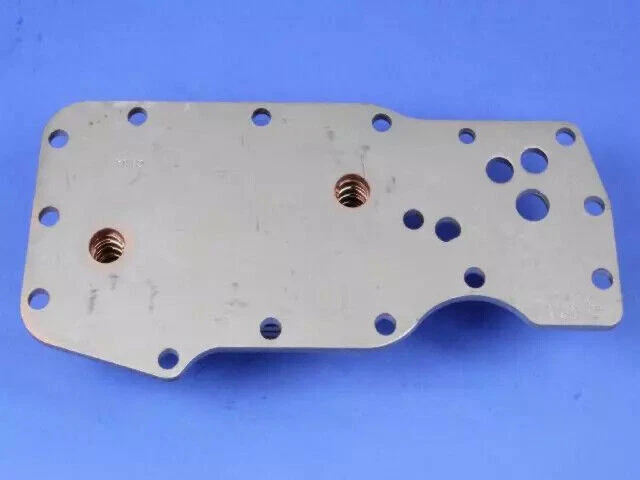 Enfriador de aceite de motor delantero genuino Mopar 2007-2024 Dodge Ram 3500 68015126AA Foto 3 de 4