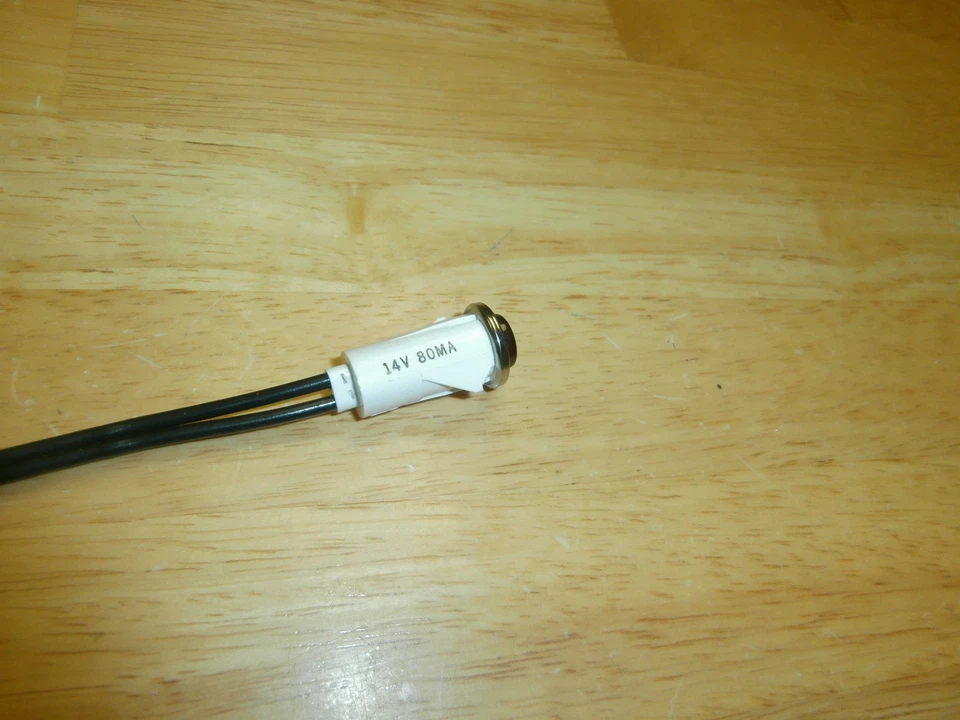 14 Вольт красный панель крепление индикатор лампа в сборе лот из 5, Littelfuse, новый из старых запасов - Изображение 3 из 3