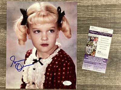 (SSG) SUSAN OLSEN Signed 8X10 Color ''Brady Bunch - Cindy'' Photo with a JSA COA