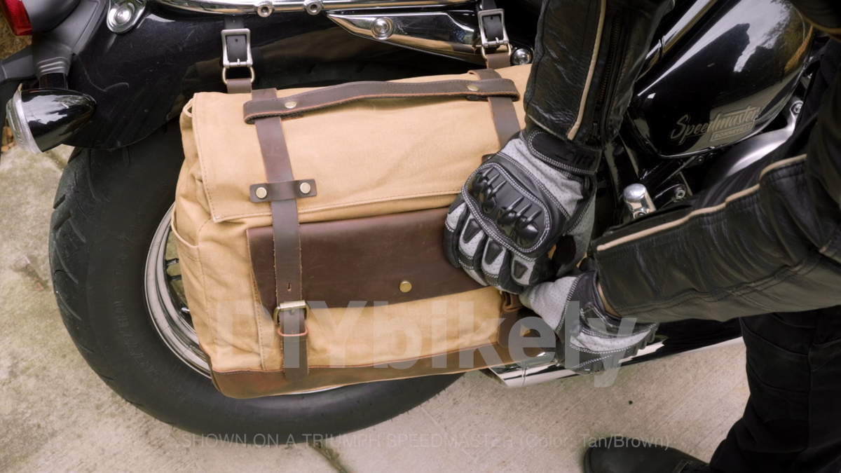 アクセサリー The Triumph Bonneville Bible Buy Classic British Motorcycle Parts - Fast Shipping Available