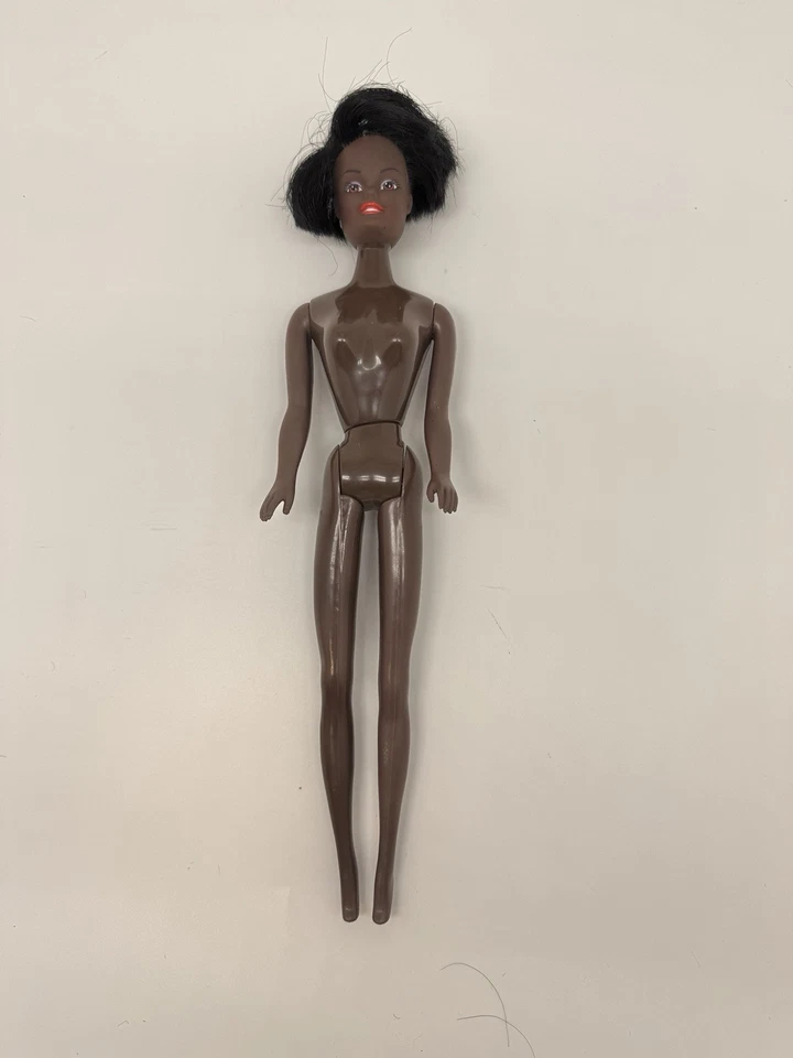 Barbie Thunderbird 1993 vintage afroamericana de la Fuerza Aérea 11553 sin ropa Foto 2 de 4