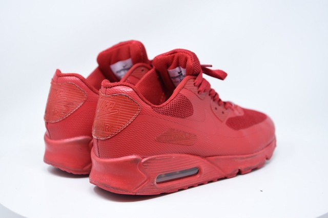 gym red air max hyperfuse