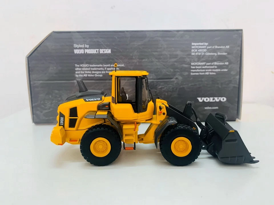 Motorart 1/50 Scale Volvo L90H Wheel loader Diecast Car Model Collection Toy - Image 2 of 4