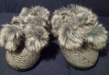 Laura Ashley Childrens Size 11-12 Gray Slippers.
