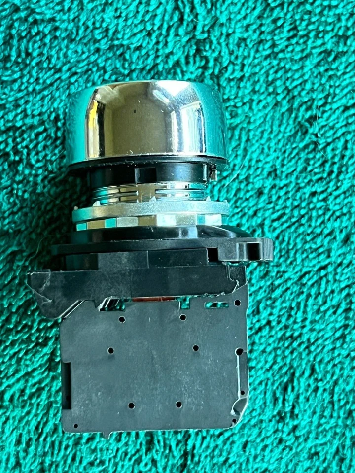 Nuevo Omega Engineering de alta resistencia, hermético al aceite, interruptor de botón, OMPBD7M-FA4PX10E Foto 4 de 4