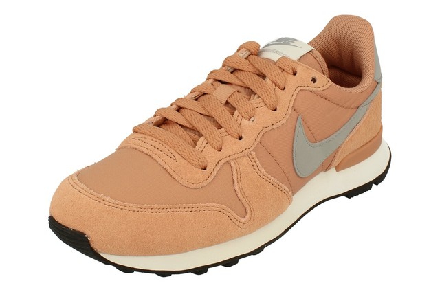 nike women's internationalist shoes