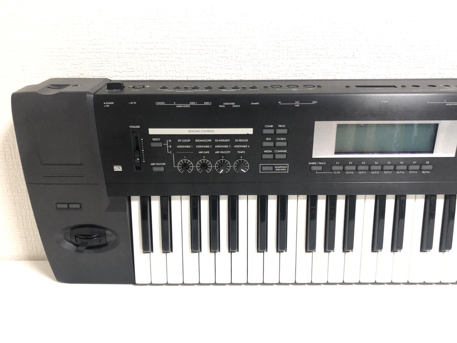 KORG TR61 スタンド　サスティーンペダル付 KORG TR61 スタンド サスティーンペダル付