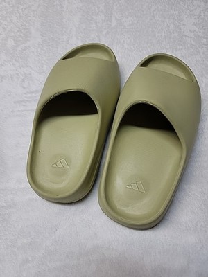 yeezy slides 4
