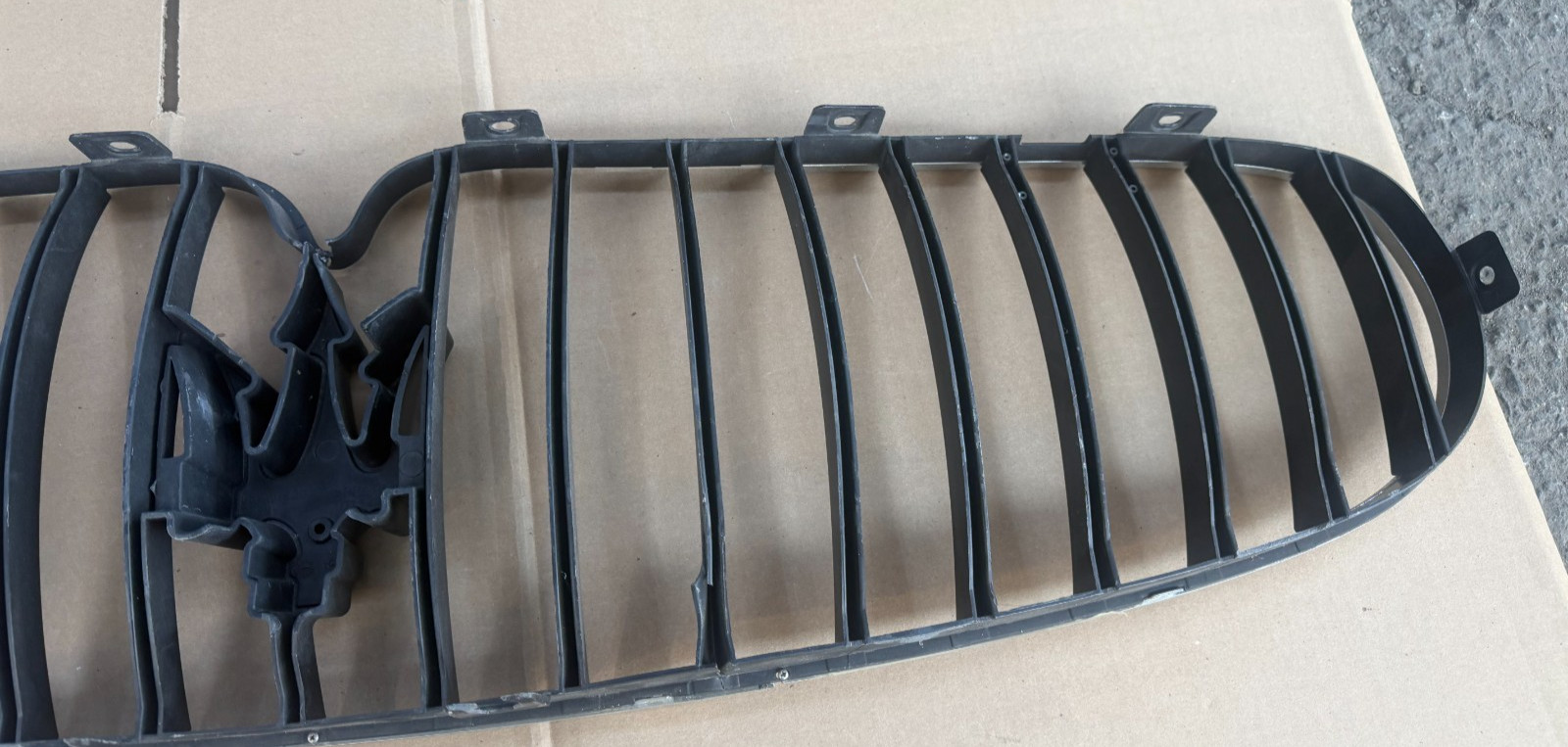 2013 - 2016 MASERATI QUATTROPORTE FRONT BUMPER GRILLE BLACK CHROME 670013782 OEM
