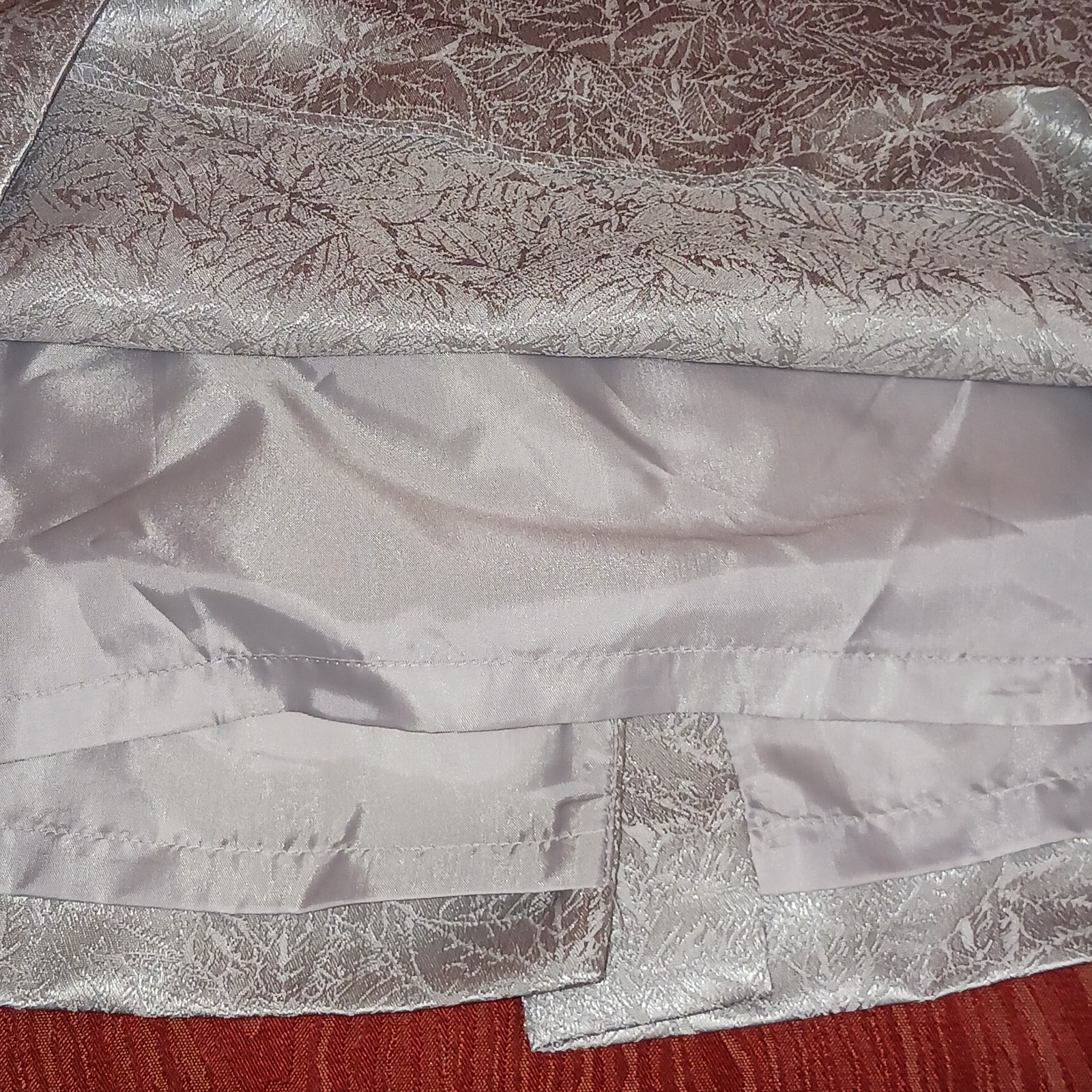 LE SUIT 2 Piece Size 12P Gray Shimmering Silver Collared Clear Button Skirt Set 