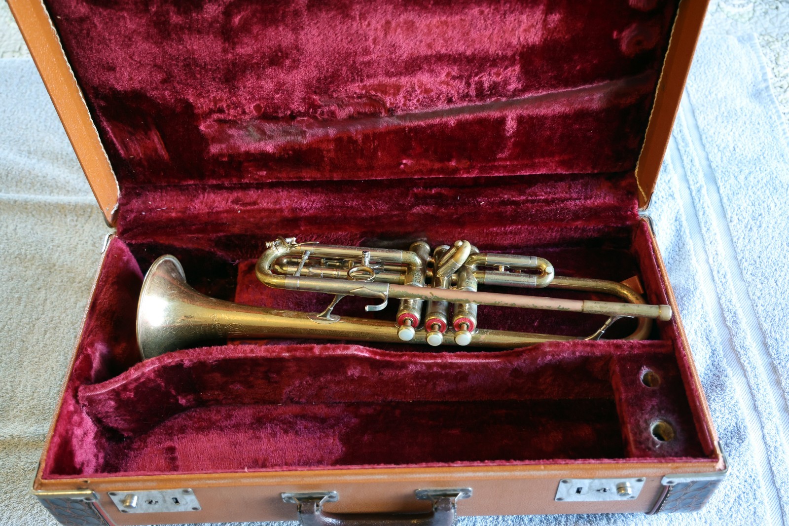 1955 Olds Recording Trumpet w/ vintage case and mute