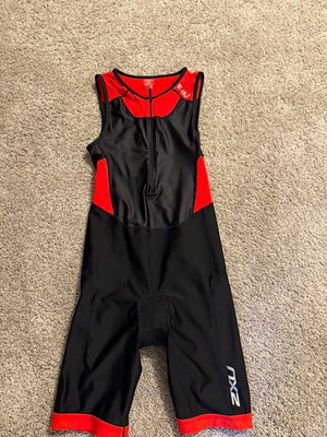 2XU Black/Red Sleeveless One-Piece Triathlon Suit Size Medium