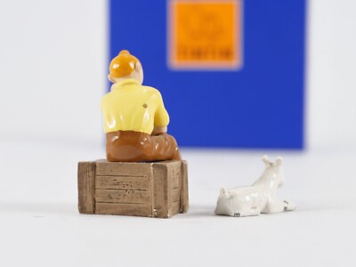 Figurine Hergé Tintin Et Milou Sur Caisse, Moulinsart Plomb 1994 - État Correct (micro-éclats)