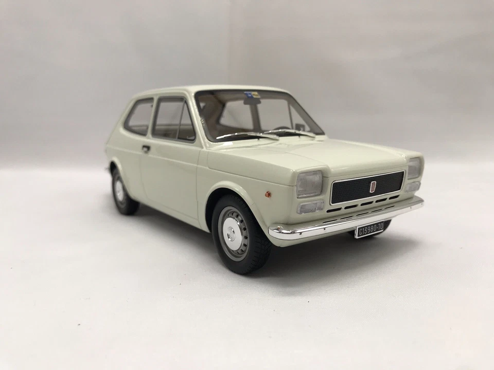 Fiat 127  prima serie 1972, bianco 3 porte  1:18 - Laudoracing - Immagine 3 di 4